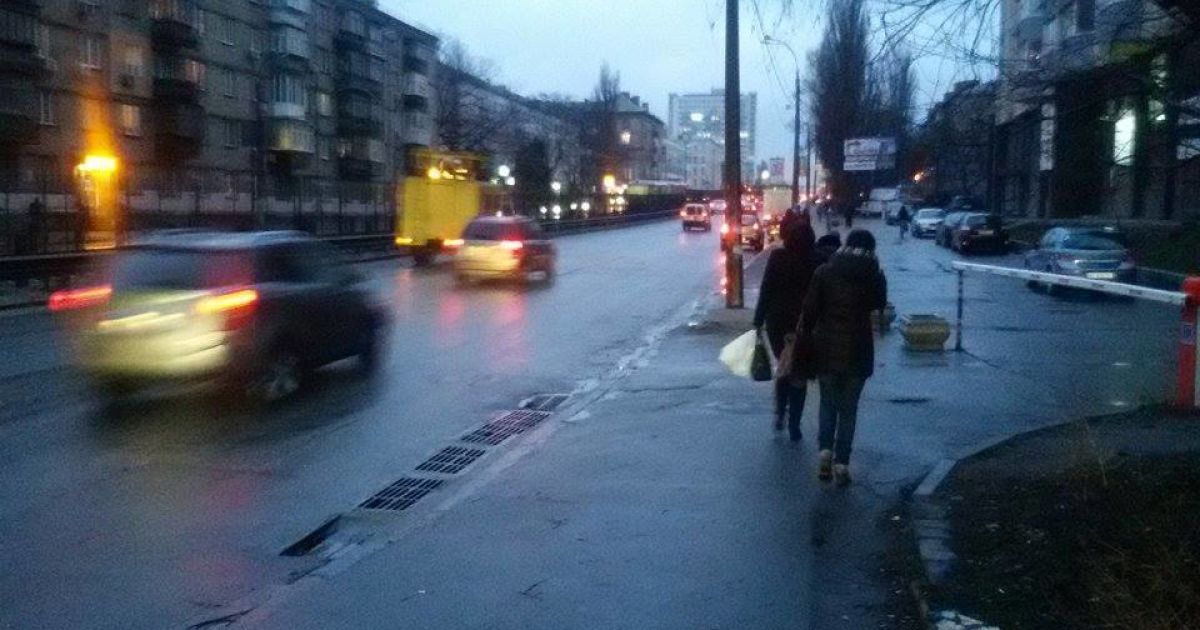 Скоростной трамвай остановился из-за обрыва контактной сети / © ТСН.ua