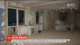 Жители разрушенных квартир в доме Фастова пытаются спасти самые ценные вещи