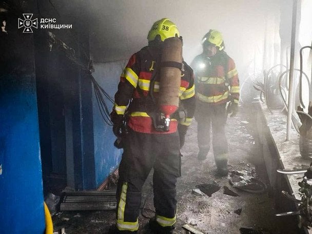 Наслідки пожежі у центрі для бездомних / © ДСНС у Київській області