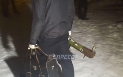 Поліція розгледіла на камерах спостереження злочинця, який з гранатомета підірвав ресторан у центрі Києва