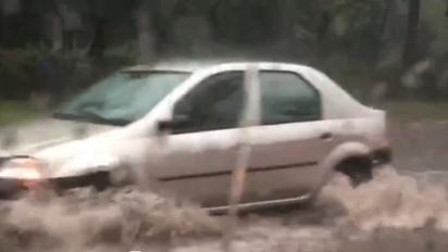 У Львові сильна гроза: негода встигла наробити лиха