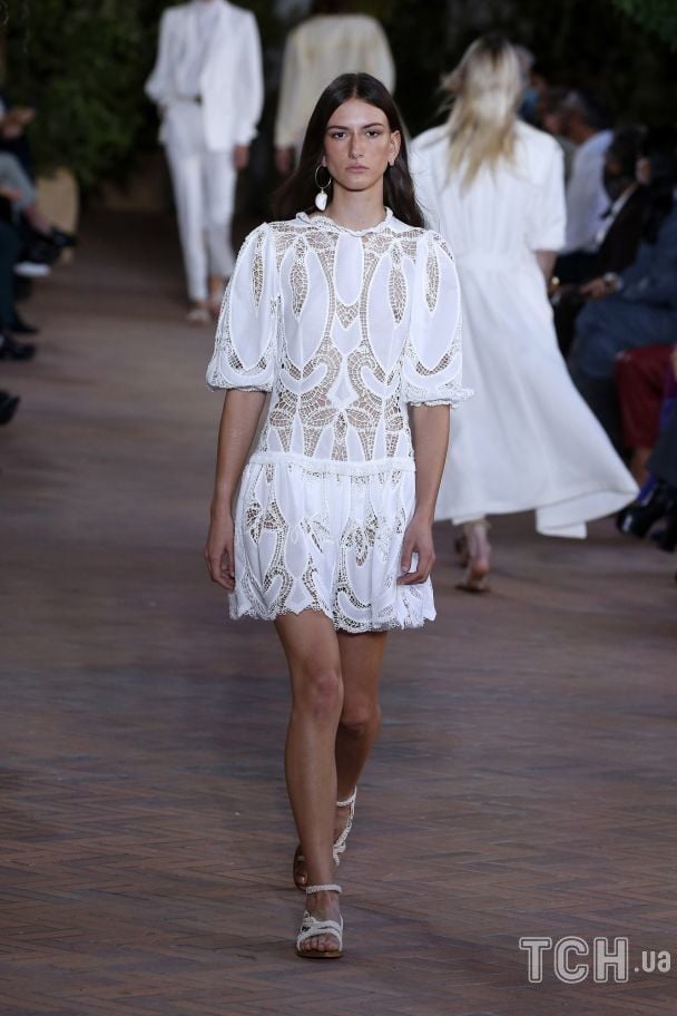 Колекція Alberta Ferretti прет-а-порте сезону весна-літо 2021 / © East News