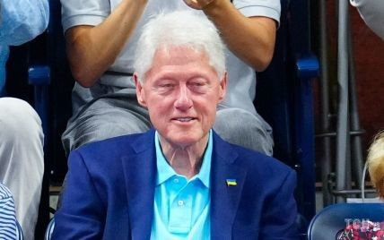 С украинским флагом на груди: Билл Клинтон сходил на теннисный турнир