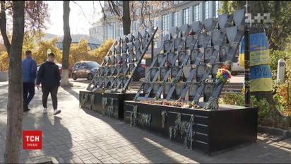 Временный мемориал памяти Небесной сотни просят перенести для проведения следственных действий