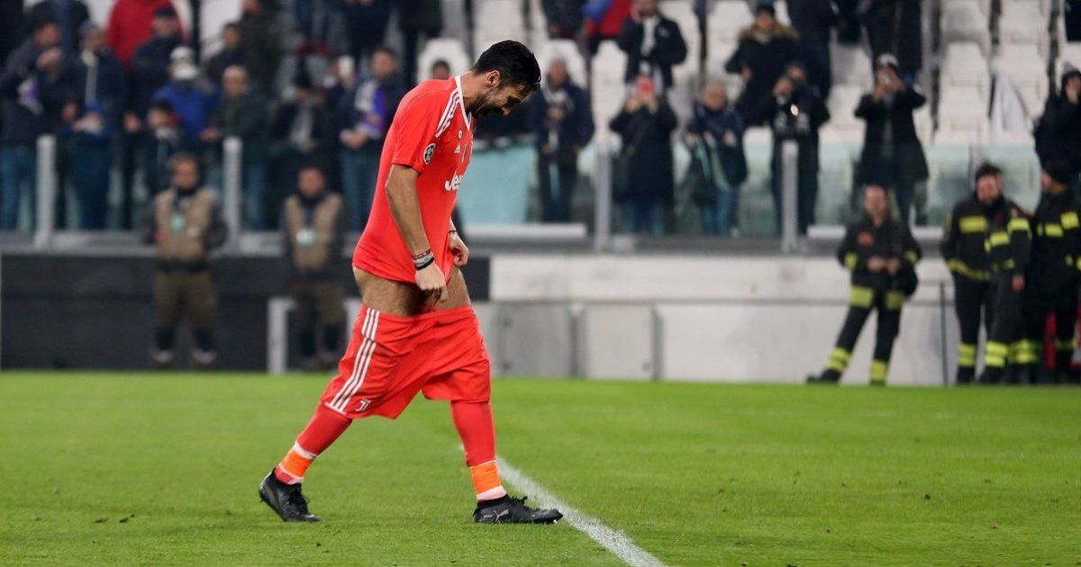 Буффон залишився у самих трусах після матчу Ліги чемпіонів