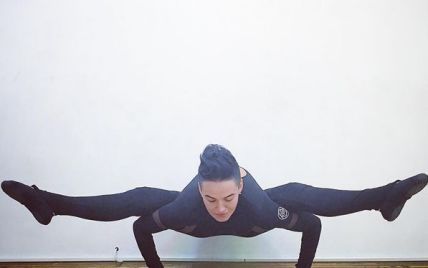 Крутая йога: Астафьева в титтибхасане произвела фурор в Сети