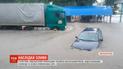 Центральный рынок затопило в Каменце-Подольском: повреждены магазины и авто
