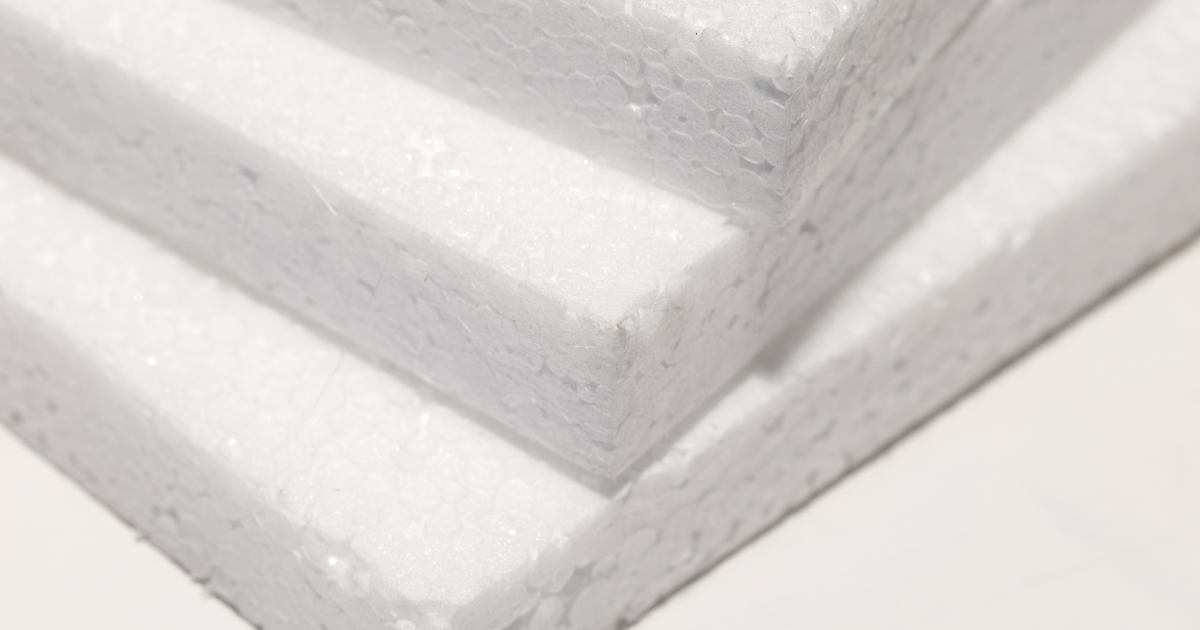 Зачем клеить пенопласт к окну