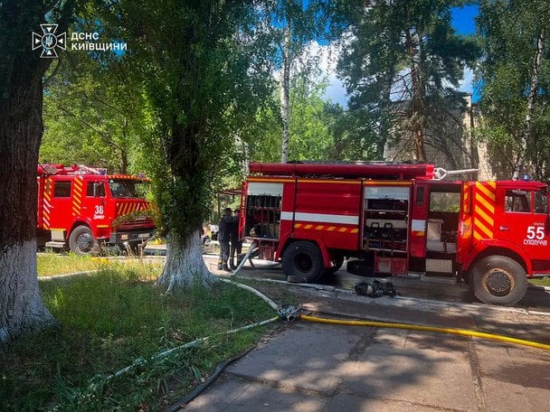 Наслідки пожежі у центрі для бездомних / © ДСНС у Київській області