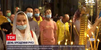 Новини України: Володимир Зеленський розкритикував хресний хід московського патріархату