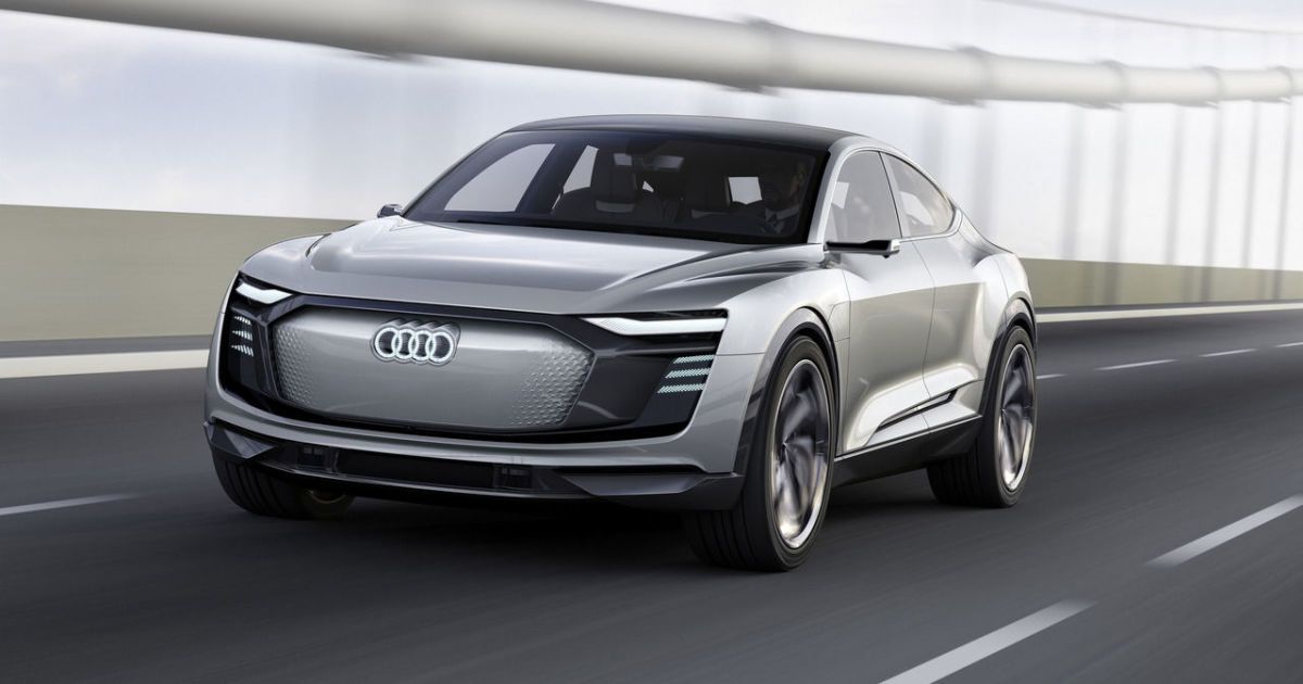 Купеобразный электрический кроссовер Audi E-Tron Sportback замечен в движении