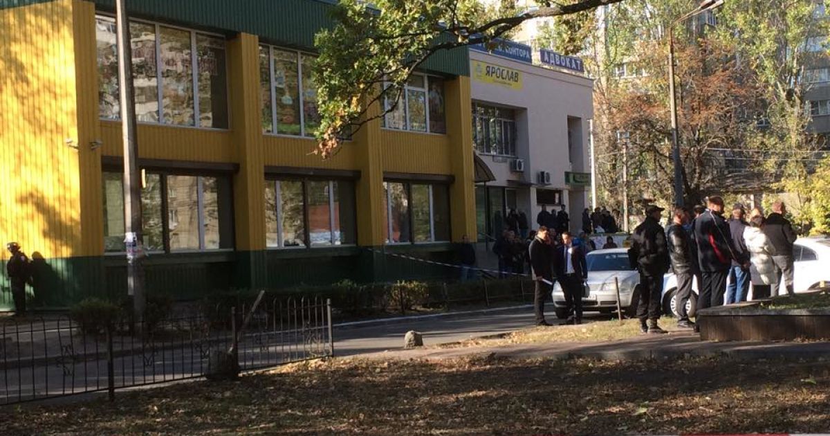 Преступники длительное время требовали с перевозчиков деньги / © Фото Валерии Ковалинской/ТСН
