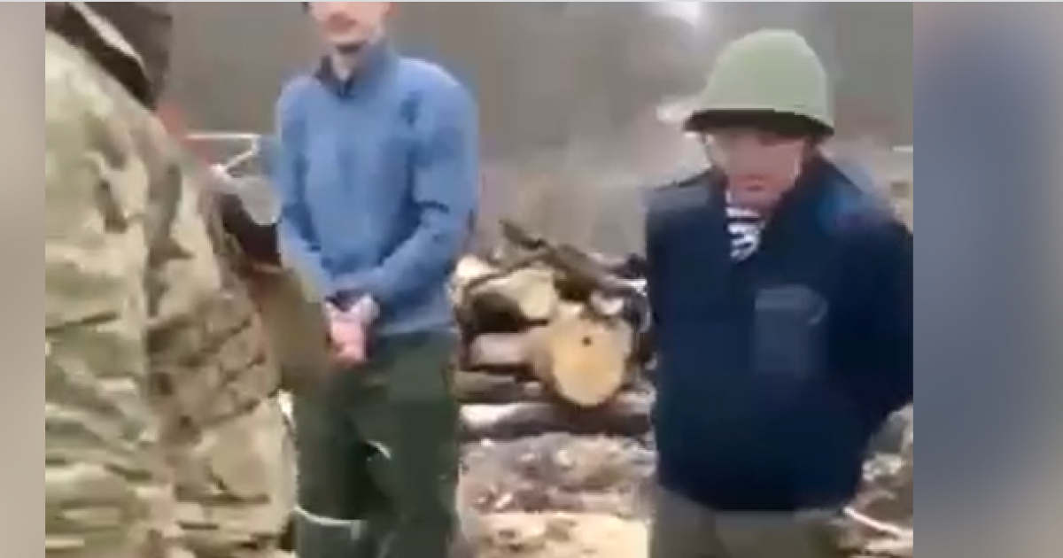Сепаратистів з "ЛДНР" відправили воювати проти України в касках часів Другої світової війни: вони здалися