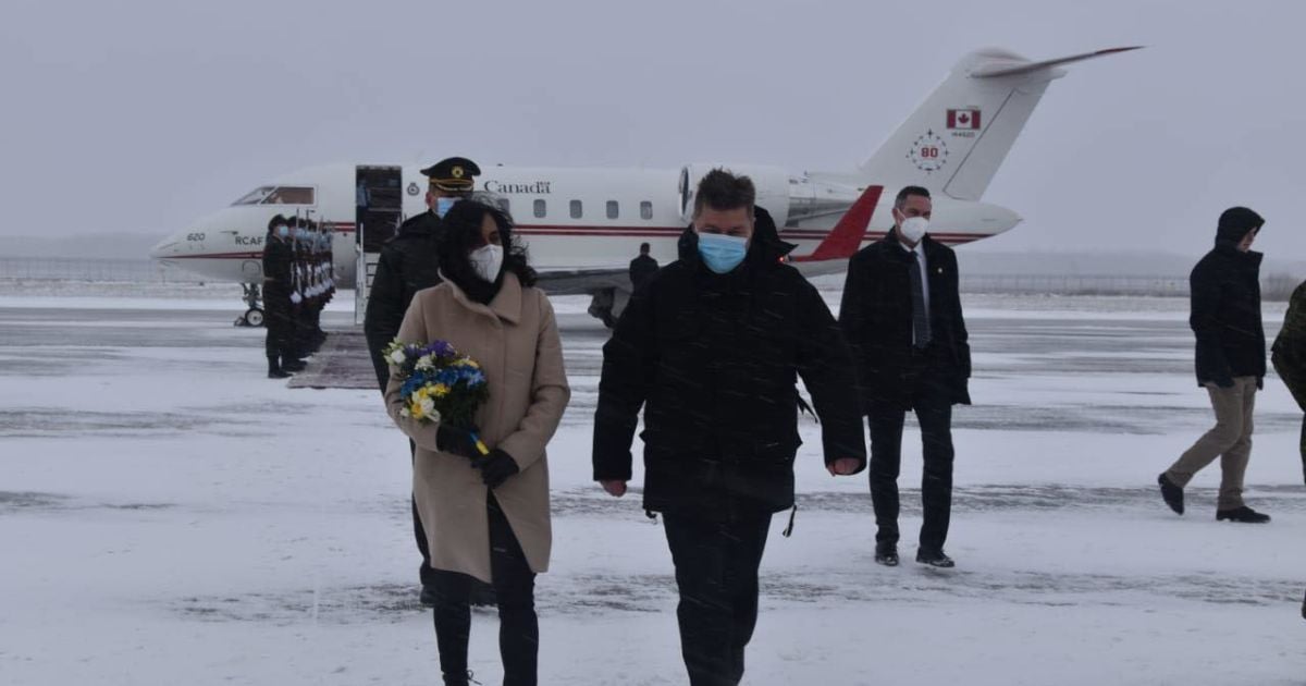 Канада перемещает своих военных в Украину к западу от Днепра из-за угрозы вторжения РФ