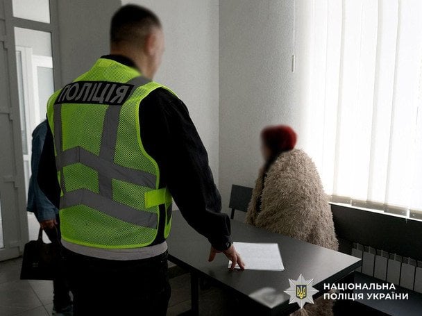 На Житомирщині затримали 17-річну дівчину, яка на замовлення спецслужб РФ отруїла військового ЗСУ / © Національна поліція України