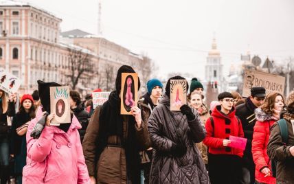 На учасниць маршу жінок у Києві здійснили кілька нападів