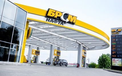 Бризкали з вогнегасників, жбурляли каміння та шини: під Києвом спалахнув конфлікт навколо бази "БРСМ-Нафта"