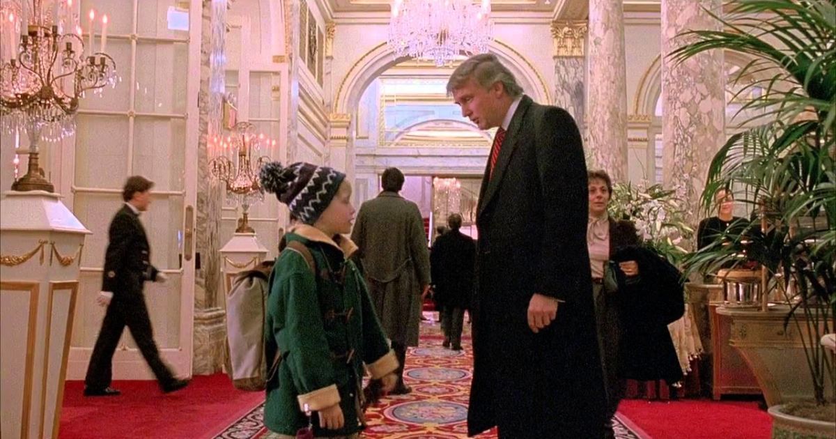 Крис Коламбус пожалел, что согласился на cameo Дональда Трампа в "Сам дома 2"