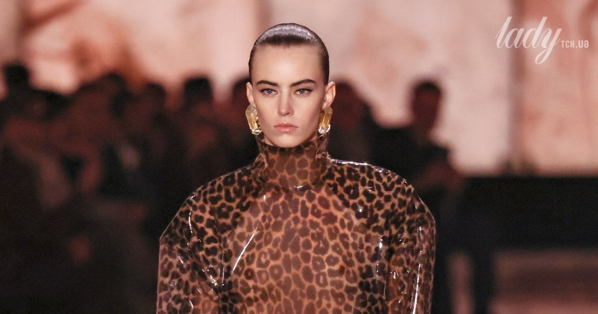 Показ Saint Laurent осінь-зима 2025-2026