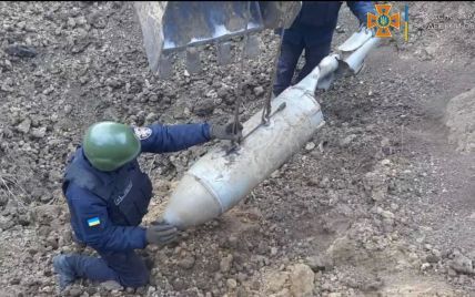 В Ирпене обнаружена мощная авиационная бомба, которую невозможно вывезти