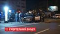 Водитель кричал "Помогите!", а пассажир не шевелился. Очевидцы рассказали про взрыв гранаты у авто в Киеве
