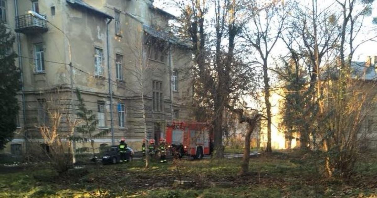 У Львові спалахнув один із корпусів психлікарні
