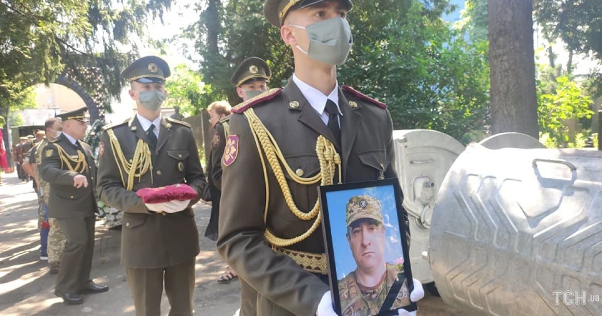 Захоронение бойца Добрянского Леонида