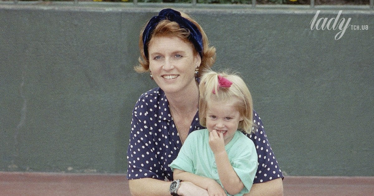 Колготки мен шұлықтағы порно аяқтары әдемі