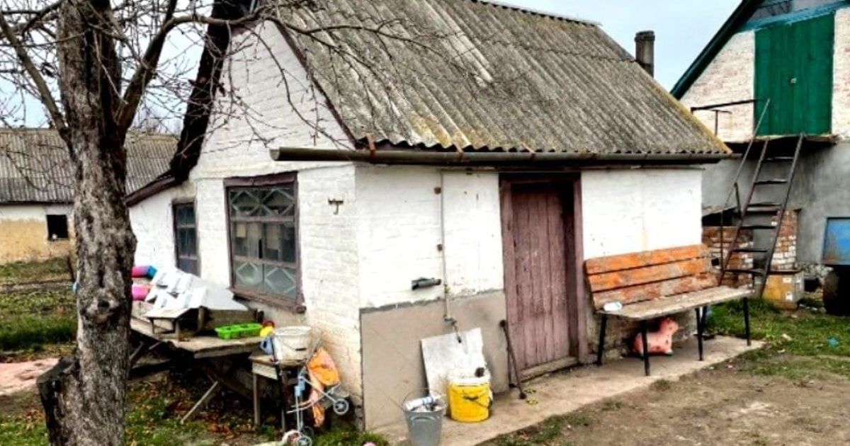 Оказался в реанимации из-за замечания: в Киевской области водитель мопеда проломил мужчине голову (фото)