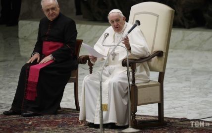 "Це мене справді засмутило": Папа Римський розкритикував тих, хто під час карантину літав у відпустку
