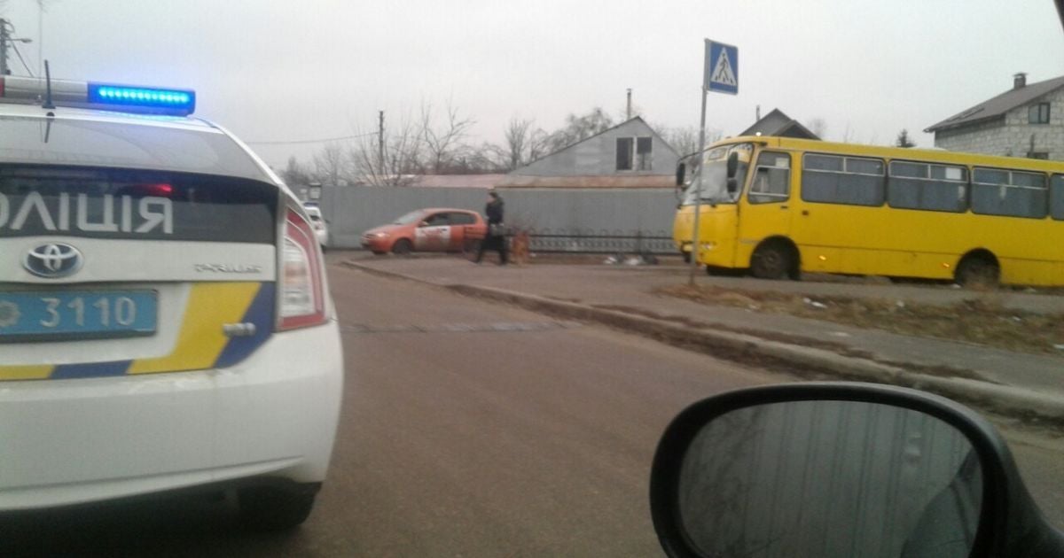 У Києві озброєний чоловік викрав маршрутку та влаштував перегони з поліцією