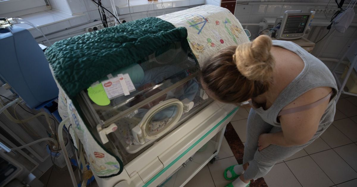 У Києві за 25 днів повномасштабного російського вторгнення народилося 807 діток