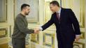 Президент Владимир Зеленский и министр иностранных дел Польши Радослав Сикорский в декабре 2023 года