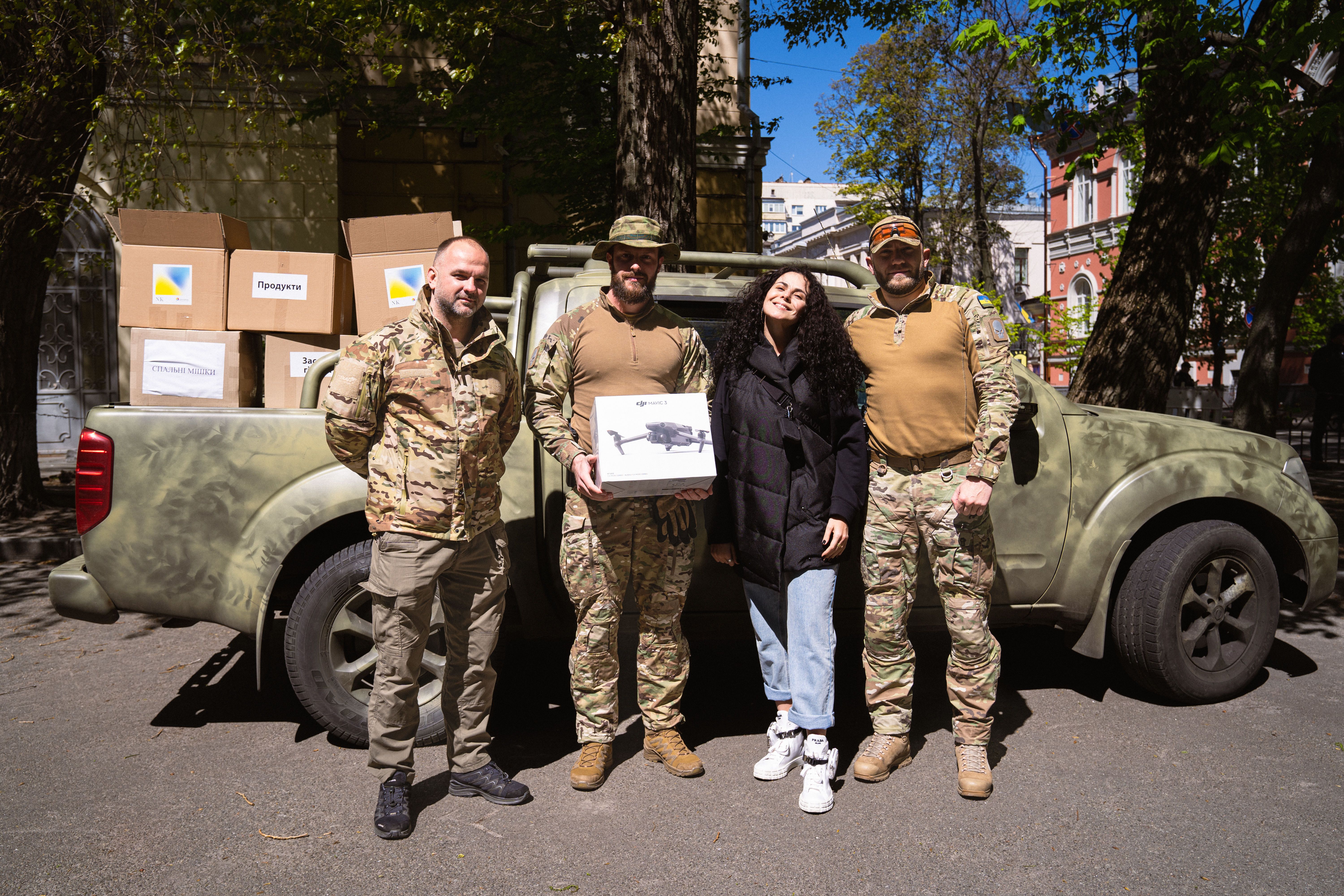 Настя Каменских помогала военным / © Пресс-служба НК