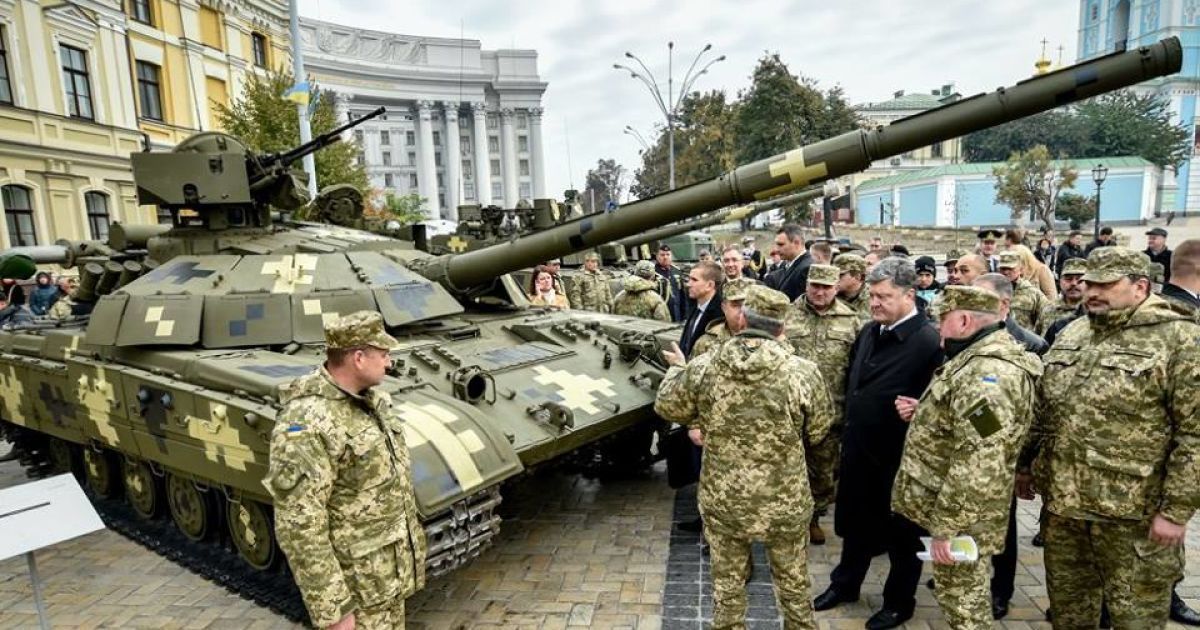 Порошенко открыл выставку военной техники "Сила нескорених" / © Facebook / Петр Порошенко