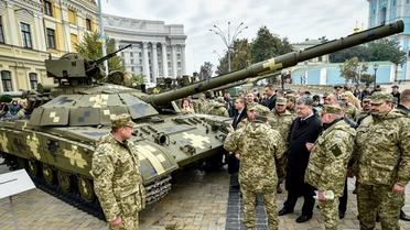 Порошенко відкрив виставку  військової техніки &laquo;Сила несконерих&raquo; / © Facebook / Петро Порошенко