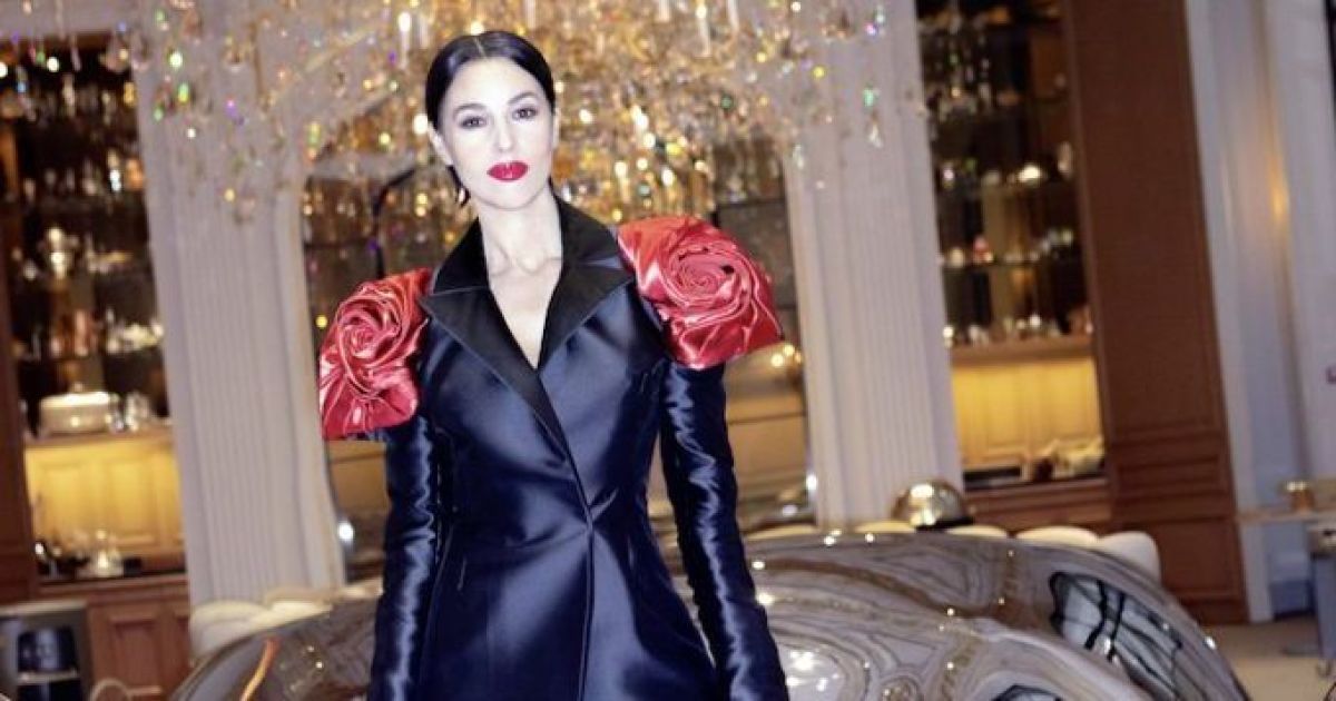 Жалаңаш Моника Беллуччи топсыз