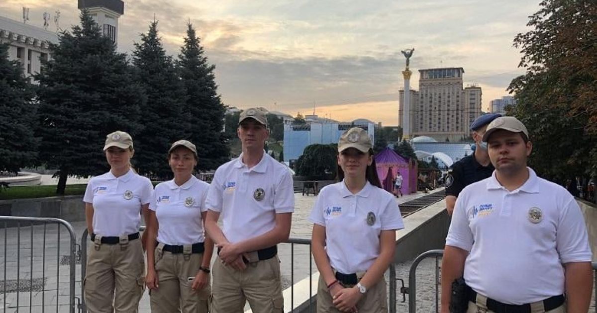 Працюють у посиленому режимі: на вулиці Києва вивели 10 тисяч поліцейських та нацгвардійців (фото)