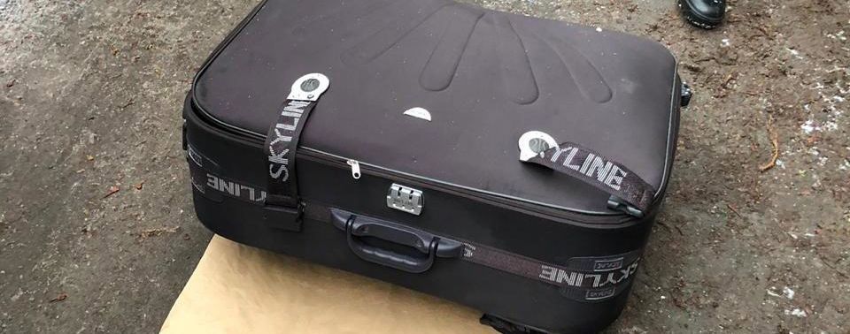В Днепре в мусорном баке обнаружили чемодан с трупом молодой девушки