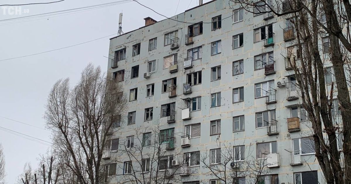 Ракетний удар по багатоповерхівці у Дніпрі: що зараз відбувається на місці трагедії (фото, відео)