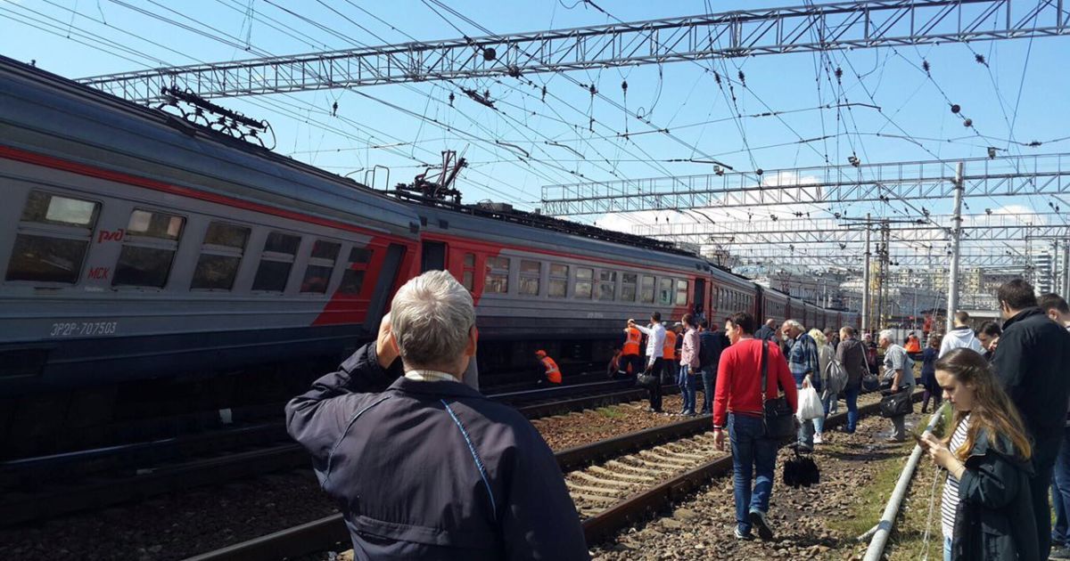 москва зіткнулися поїзд та електричка