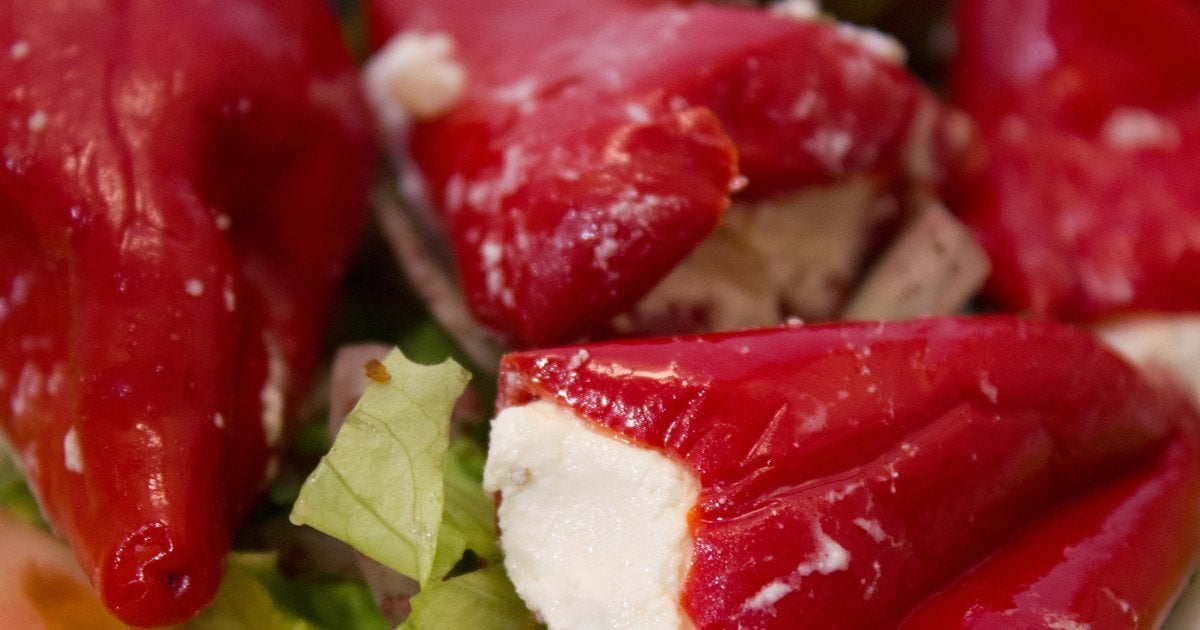 Солодкий перець, фарширований бринзою