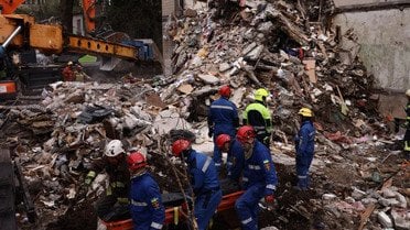 Рятувальники деблокувало тіло 14-го загиблого у Києві_1