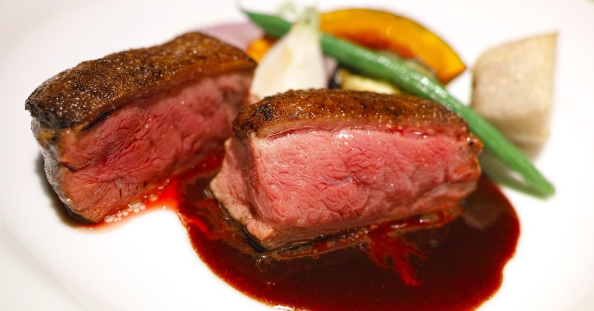 Рецепт жареного мяса с пикантным соусом