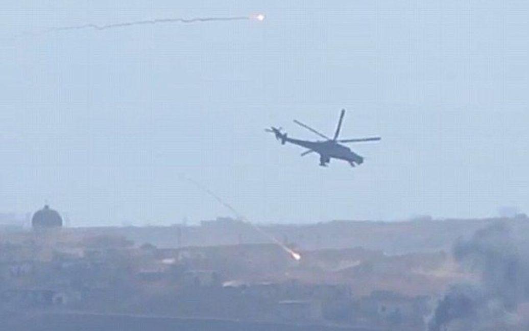 Российские вертолеты обстреливают сирийские города. / © Daily Mail