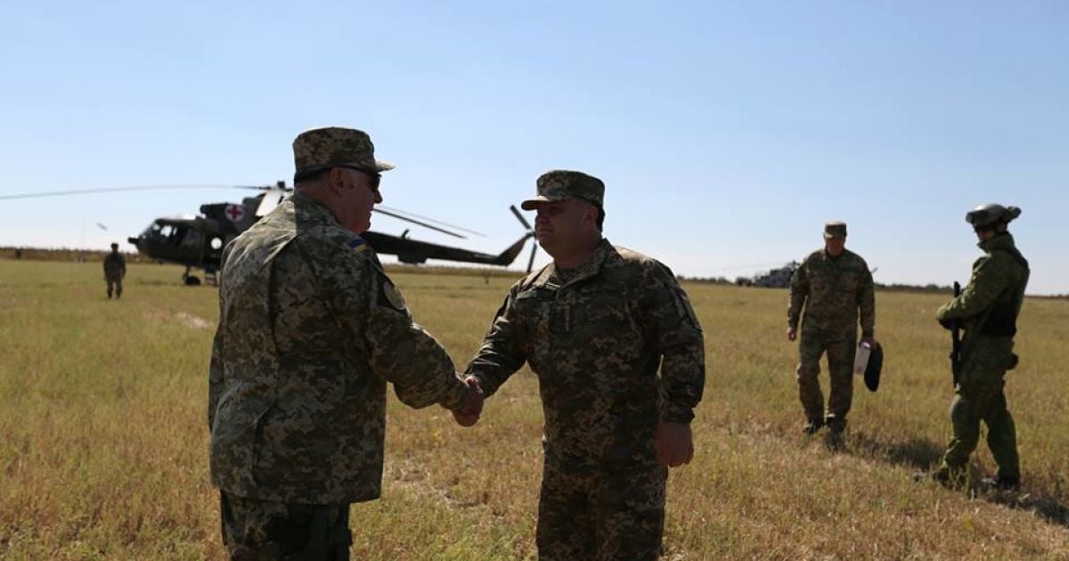 Полторак поздравил военных с Днем танкиста. / © Министерство обороны Украины