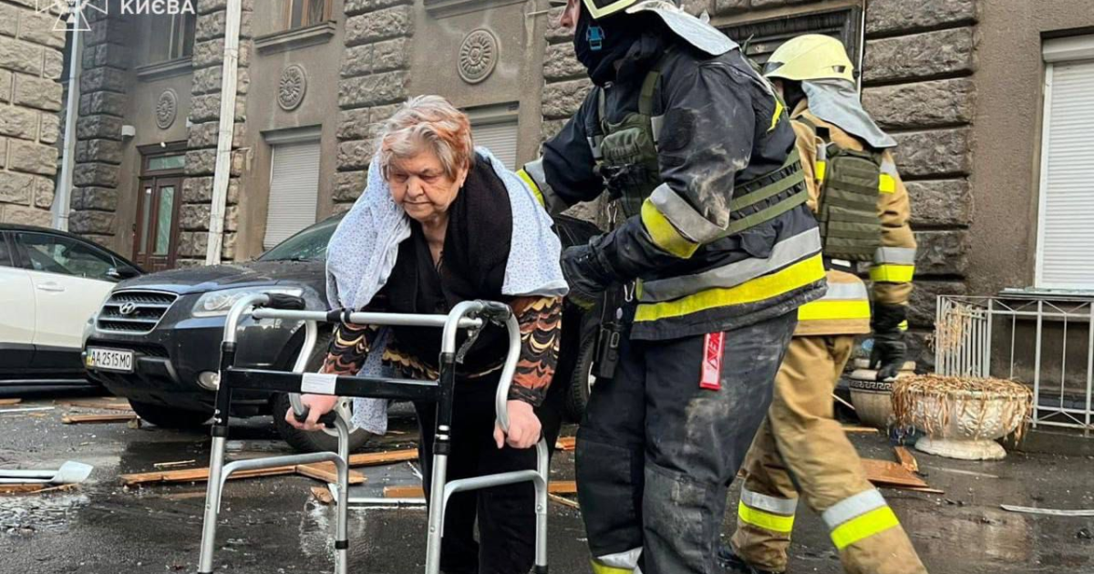 Трагічна новорічна ніч у Києві: “Шахеди” завдали удару поблизу Банкової