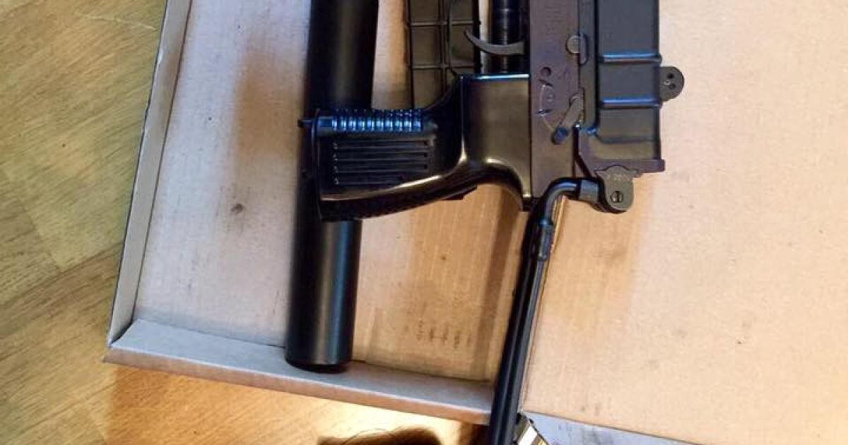 на квартирі в центрі столиці знайшли чималий склад вогнепальної зброї_1