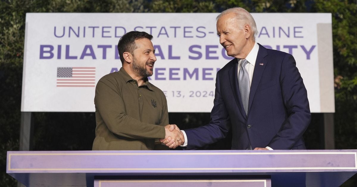 President of Ukraine Volodymyr Zelenskyy and US President Joe Biden after signing the security agreement / Photo: Associated Press