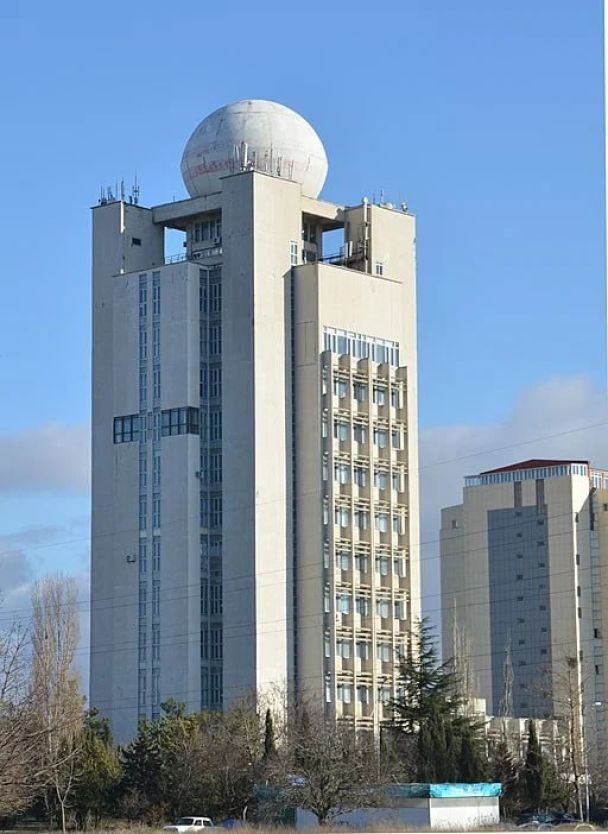 Будівля у Севастополі, яку місцеві називають 
